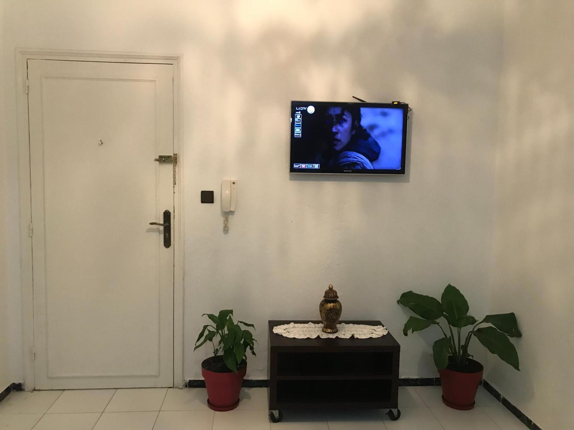 Familial En Face Le Stade Ibn Batouta Apartment Tanger